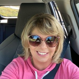 Meet your Posher, Sandra